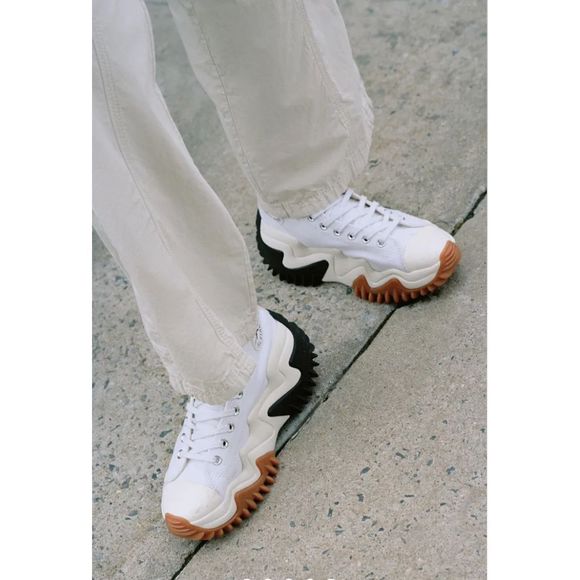 New Urban Outfitters Converse Run Star Motion Sneaker Size 6